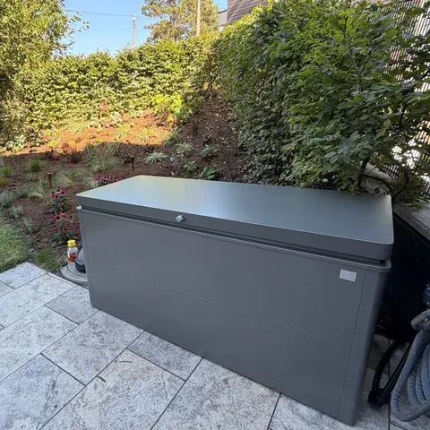 Kundenfoto Loungebox in der Farbe quarzgrau